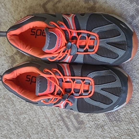 Speedo women's running shoes. Size 8 - Picture 3 of 4